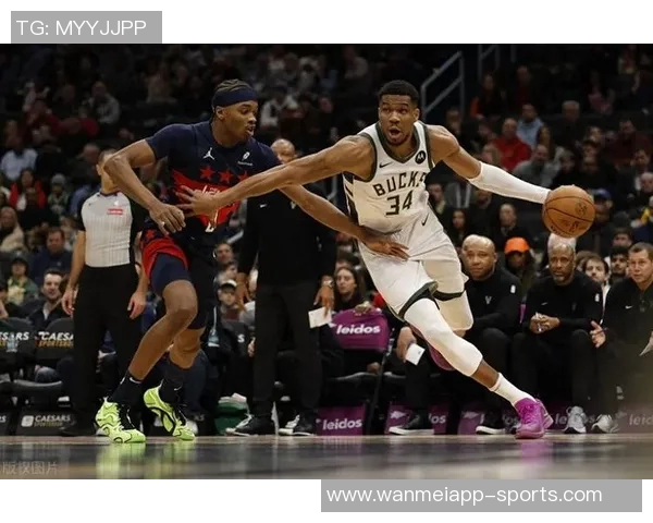 字母哥半场表现低迷仅出手三次却依然贡献8分7篮板3助攻1抢断